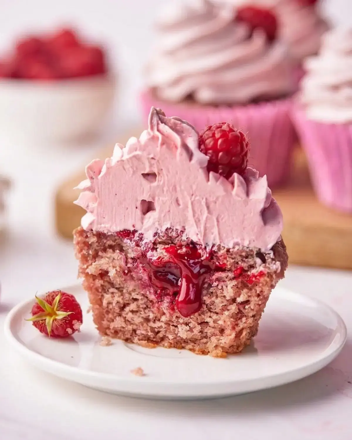 Raspberry Cupcakes With Raspberry Filling
