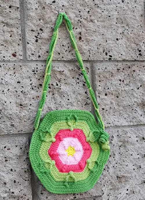 10 Unique Crochet Lily Pad Free Patterns, 1. Lily Pad Bag