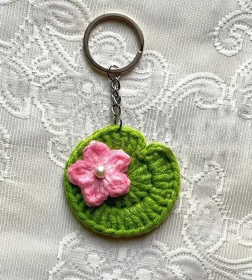 10 Unique Crochet Lily Pad Free Patterns, 8. Lily Pad Keychain