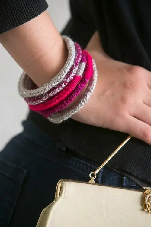 14 Crochet Bangle Bracelet Free Patterns, 12. Shimmery Valentine Bangles