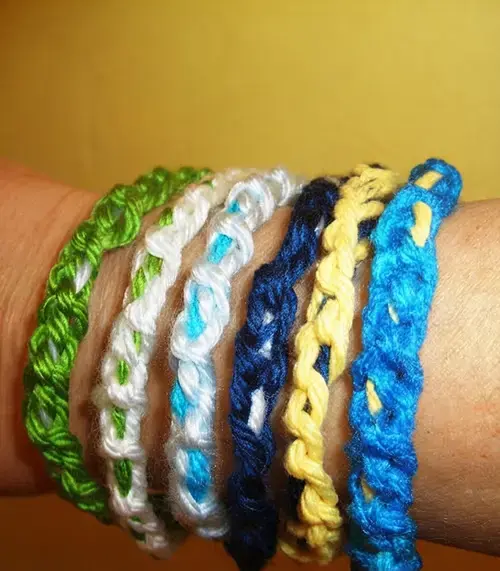 14 Crochet Bangle Bracelet Free Patterns, 5. Chain Stitch Bangle Bracelet