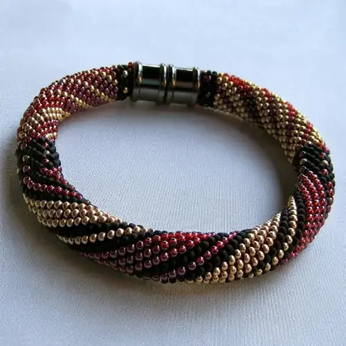 14 Crochet Bangle Bracelet Free Patterns, 8. Stunning Crochet Beaded Bangle