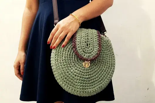 20+ Beautiful Crochet Bag Patterns, 22. Rouoli Handbag Crochet Pattern