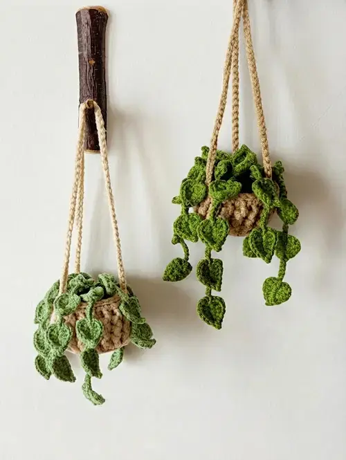 6 Crochet Pothos Vine Free Patterns, 5. Tiny Pothos Jade Crochet Pattern