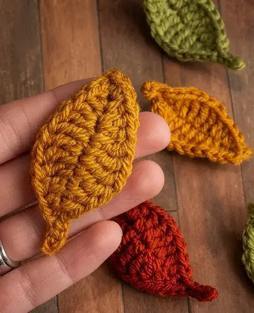 6 Five-Minute Fall Free Crochet Patterns, 2. Easy Autumn Leaf