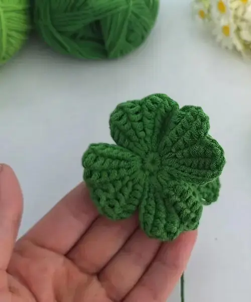 6 Five-Minute Fall Free Crochet Patterns, 6. Clover Keychain