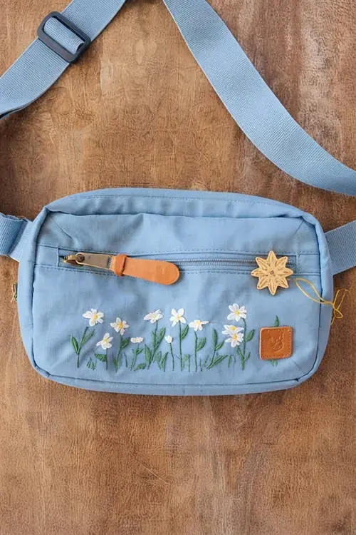 7 Spring Bag Embroidery Free Patterns, 2. DIY Embroidered Belt Bag