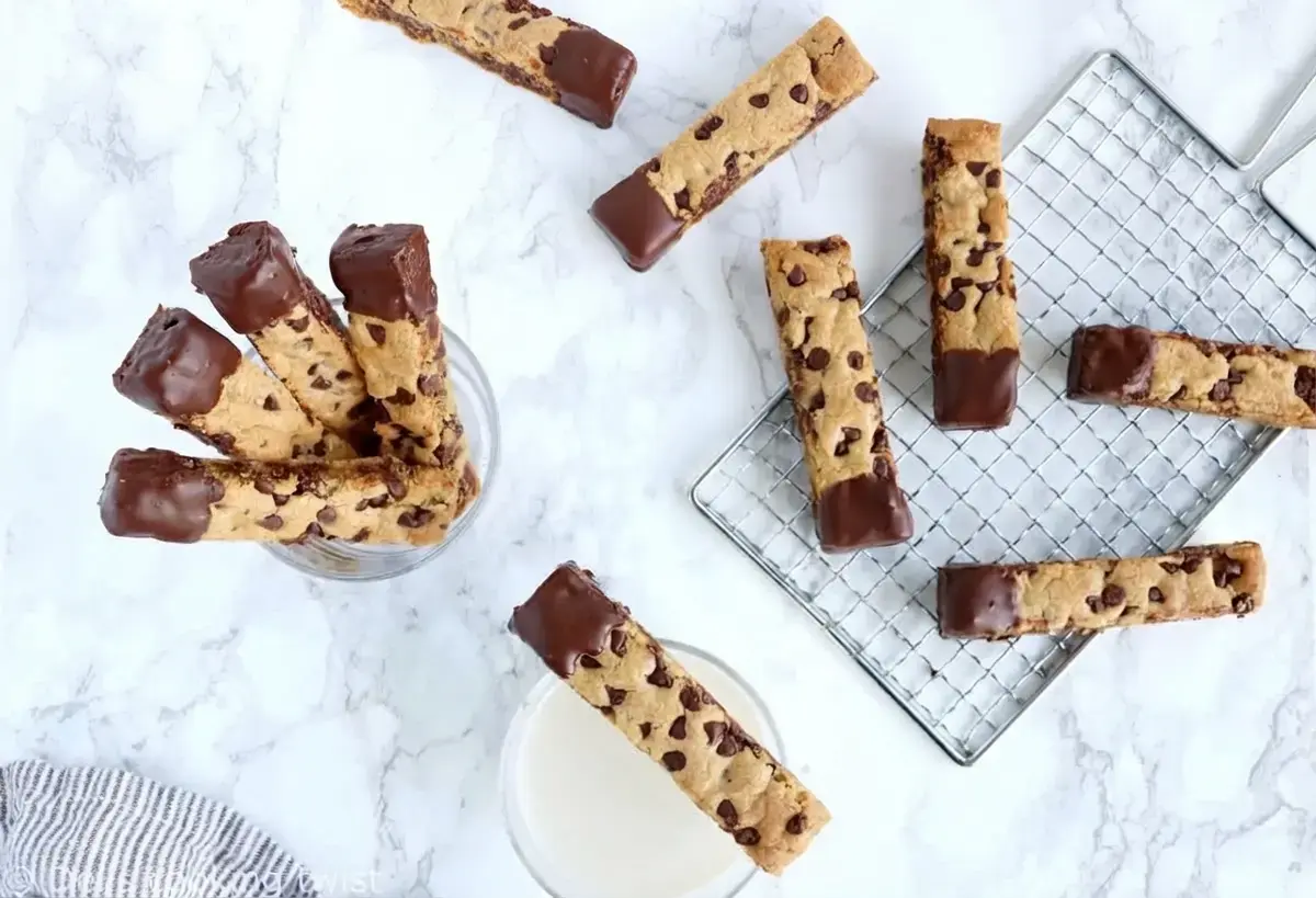 Chocolate-Dipped Cookie Sticks, What about the chocolate coating
