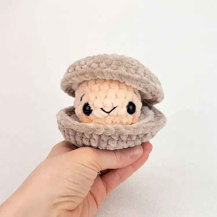 Small Crochet Projects, Cecil the Clam